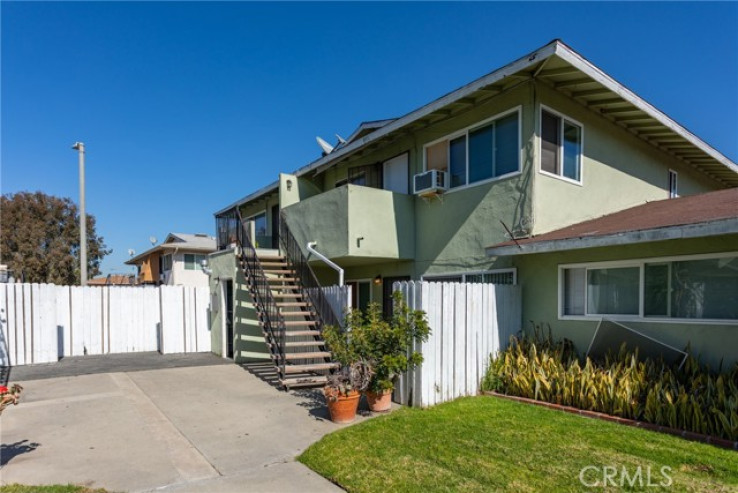  Income Home for Sale in Costa Mesa, California