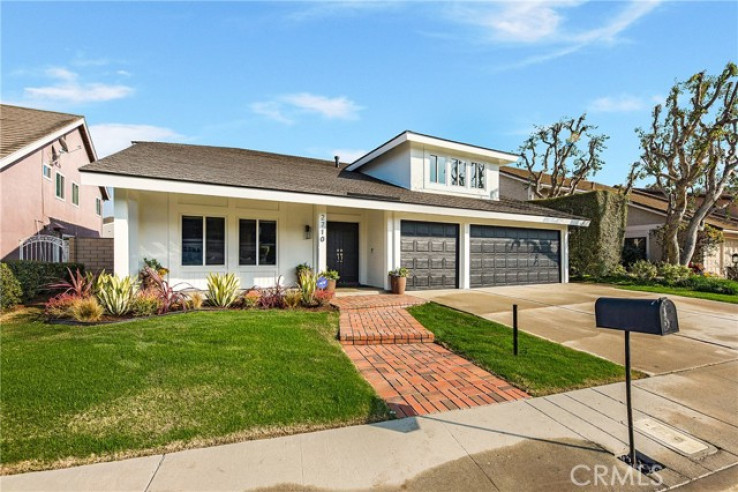 5 Bed Home for Sale in Costa Mesa, California