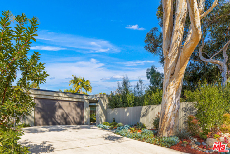 4 Bed Home for Sale in Los Angeles, California
