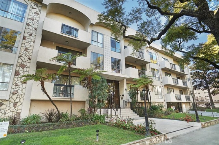 1 Bed Home for Sale in Beverly Hills, California