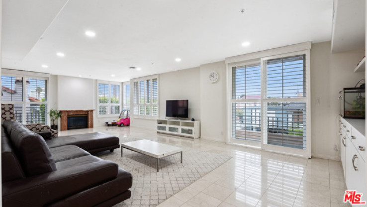 3 Bed Home for Sale in Los Angeles, California