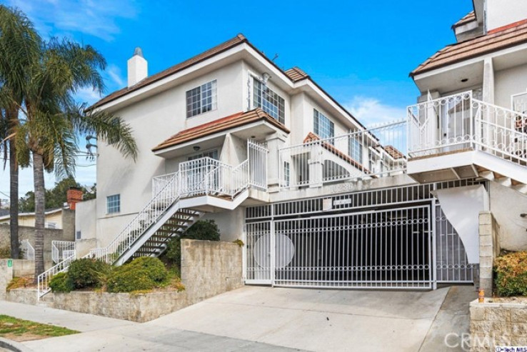 Residential Home in Sunland/Tujunga