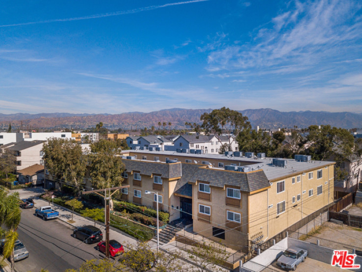 2 Bed Home for Sale in North Hollywood, California