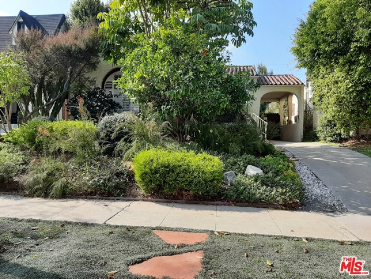 Residential Home in Beverly Hills