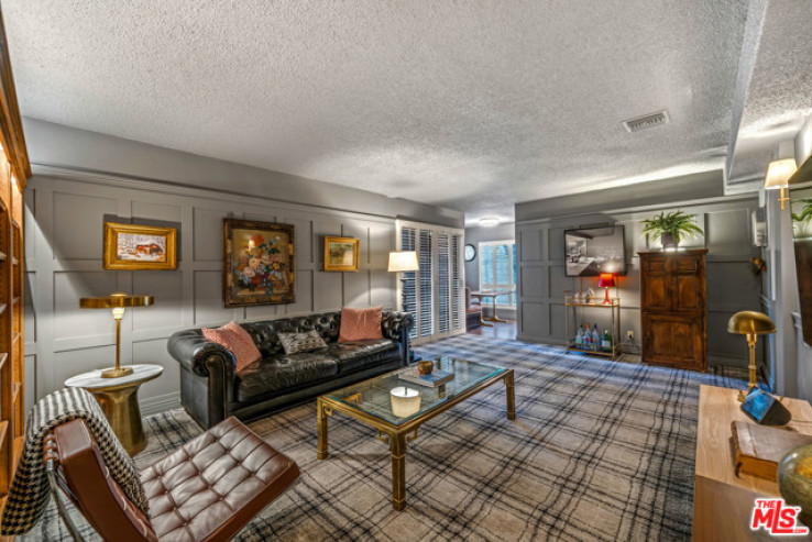 Residential Home in West Hollywood Vicinity