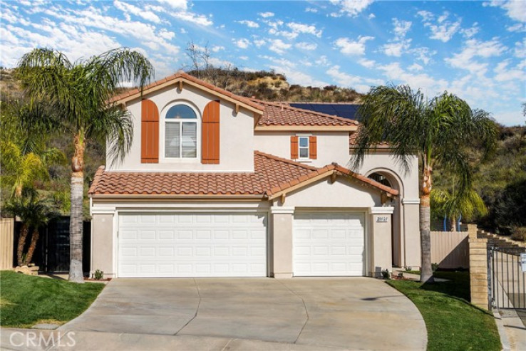 5 Bed Home for Sale in Newhall, California
