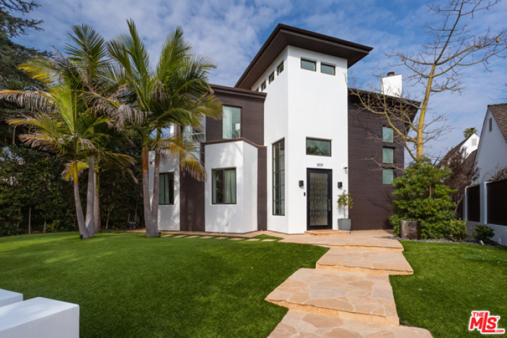 6 Bed Home for Sale in Santa Monica, California