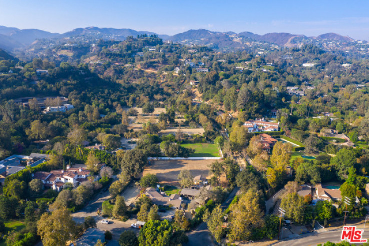 5 Bed Home for Sale in Los Angeles, California
