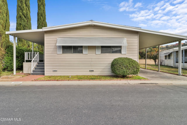 Residential Home in Canyon Country 1