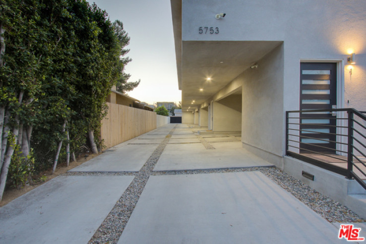  Income Home for Sale in North Hollywood, California