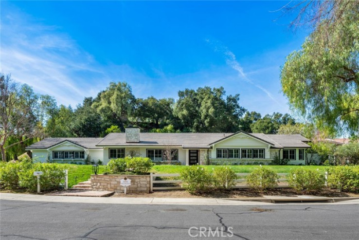 Residential Home in Hidden Hills