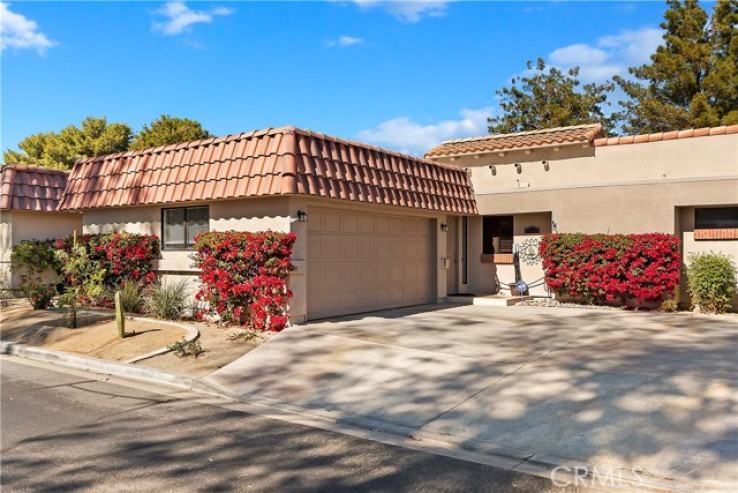 Residential Home in East Palm Desert