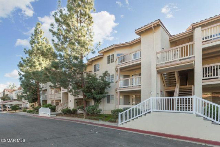 1 Bed Home for Sale in Oak Park, California