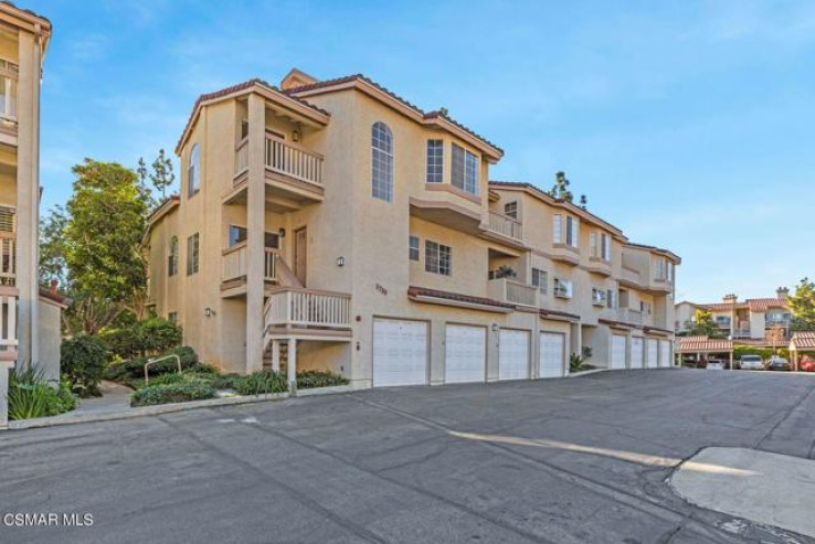 2 Bed Home for Sale in Oak Park, California