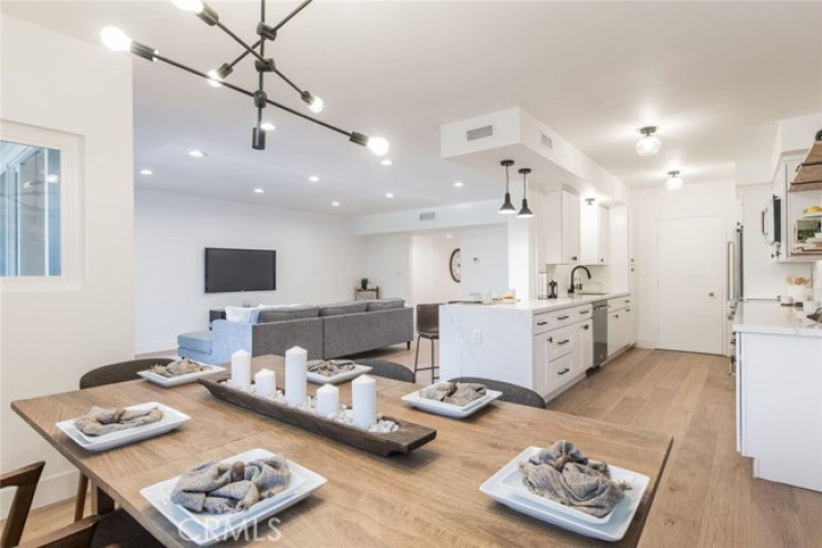 Residential Home in Sunset Strip - Hollywood Hills West