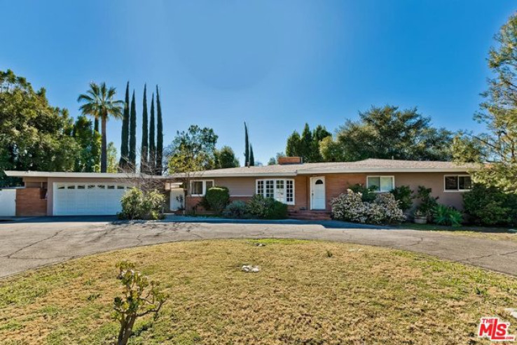 5 Bed Home for Sale in Encino, California