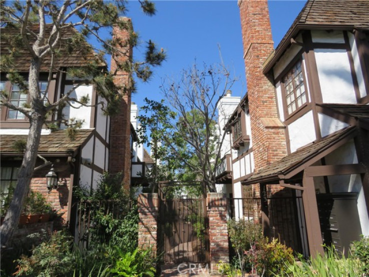 2 Bed Home for Sale in Santa Monica, California