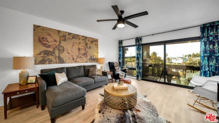 Residential Home in Playa Del Rey