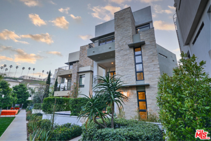 3 Bed Home for Sale in Los Angeles, California