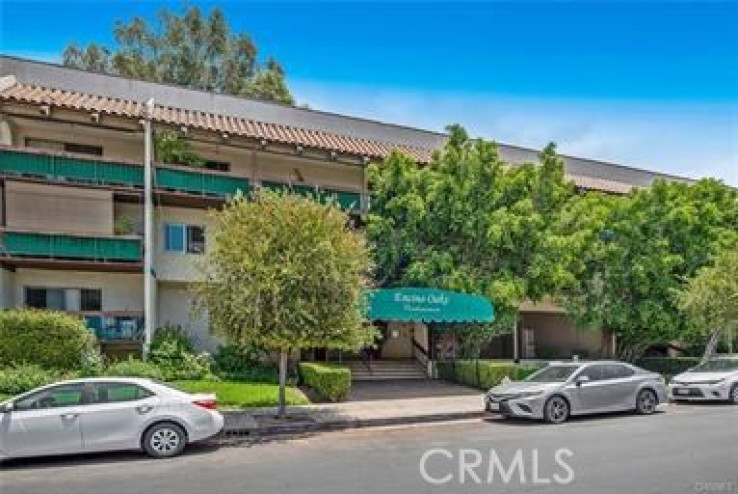 2 Bed Home for Sale in Encino, California