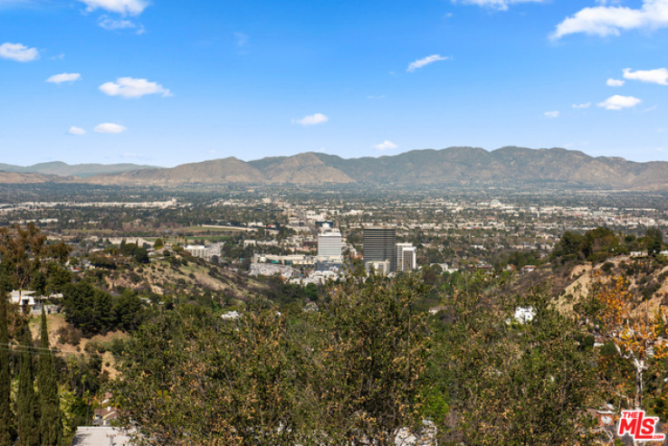 5 Bed Home for Sale in Sherman Oaks, California