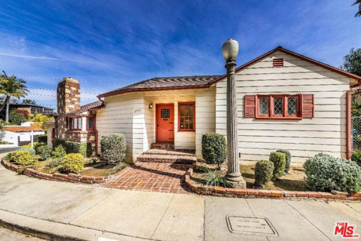 Residential Home in Los Feliz