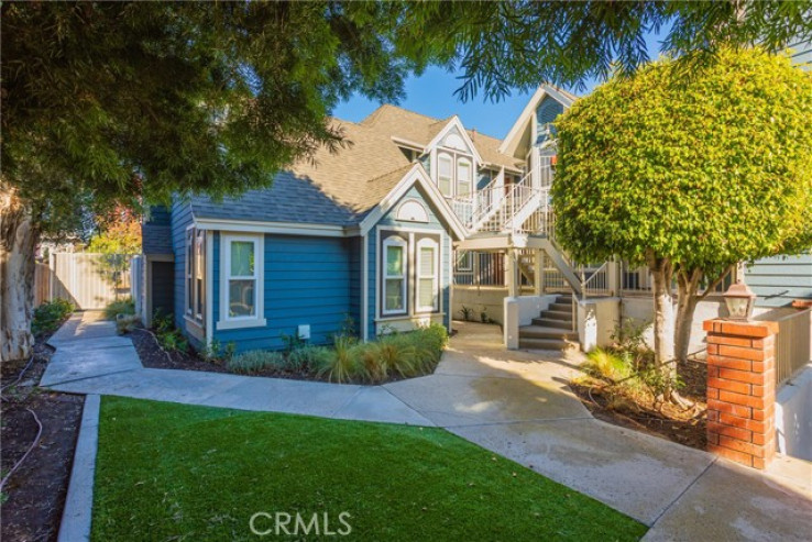 2 Bed Home for Sale in Costa Mesa, California