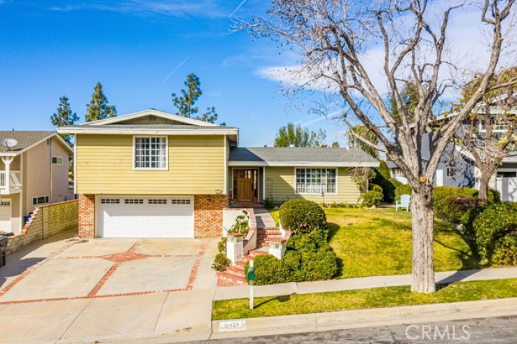 4 Bed Home for Sale in Newhall, California