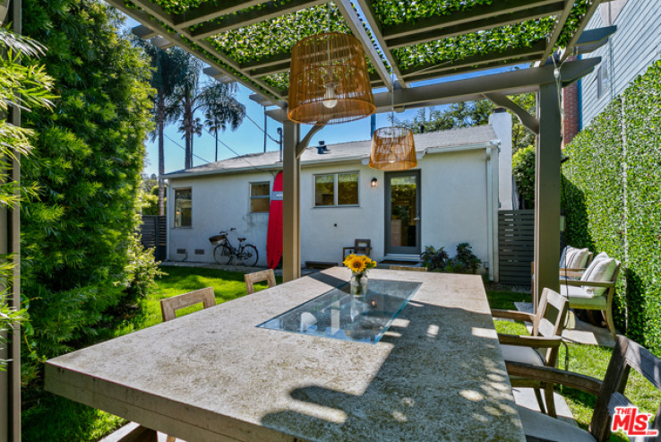 2 Bed Home for Sale in Venice, California