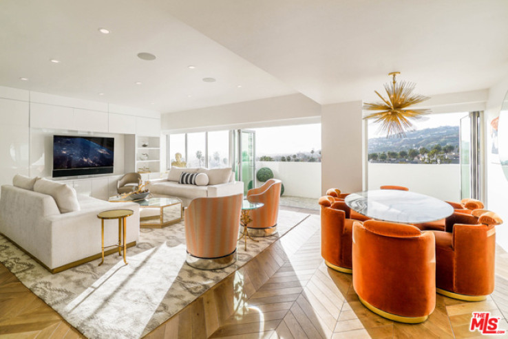 Residential Home in Sunset Strip - Hollywood Hills West