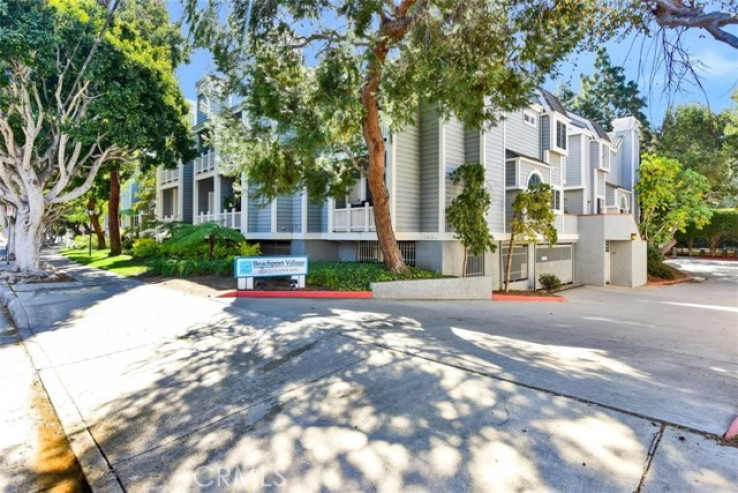 2 Bed Home for Sale in Playa del Rey, California
