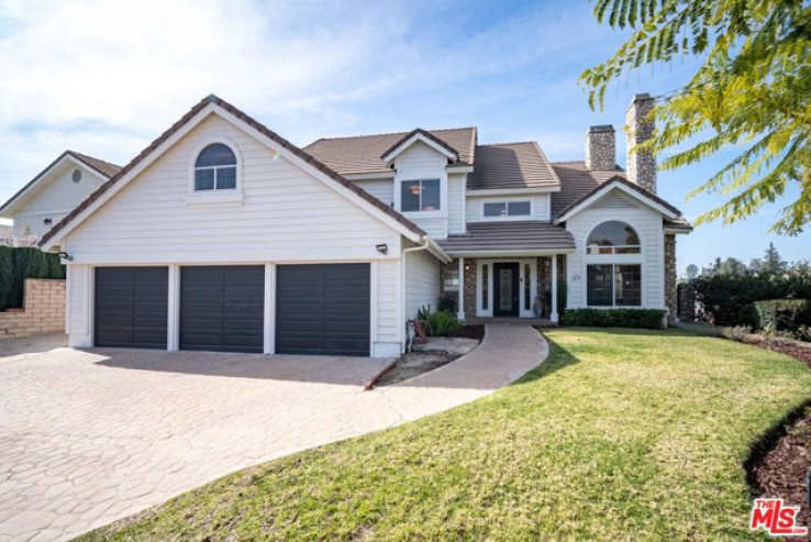 4 Bed Home for Sale in Granada Hills, California