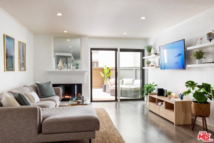 2 Bed Home for Sale in Playa del Rey, California