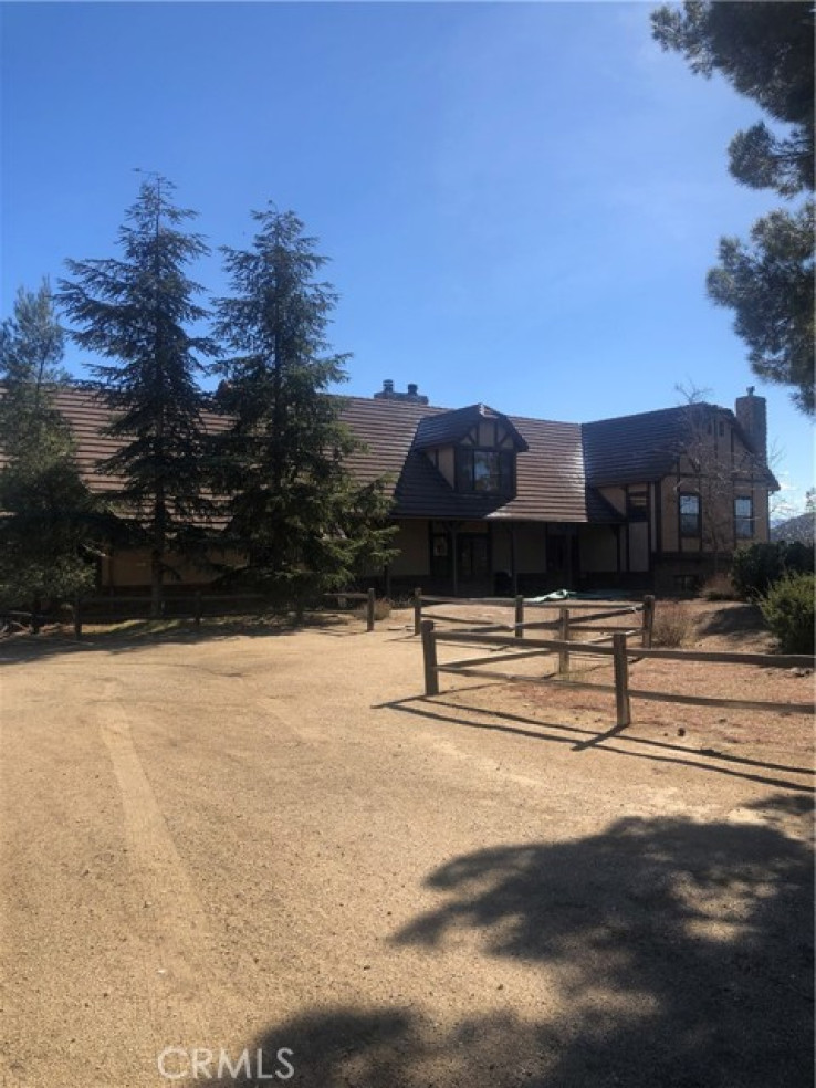 4 Bed Home for Sale in Agua Dulce, California