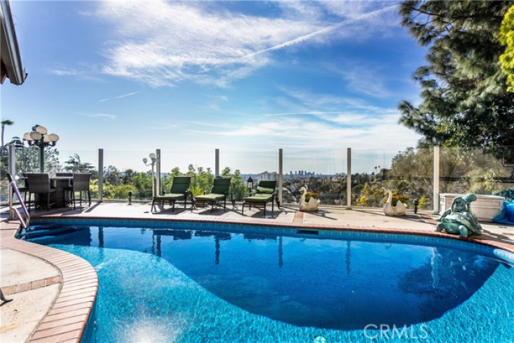  Income Home for Sale in Hollywood Hills, California