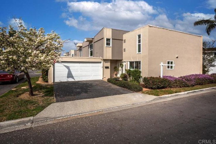 3 Bed Home for Sale in Costa Mesa, California
