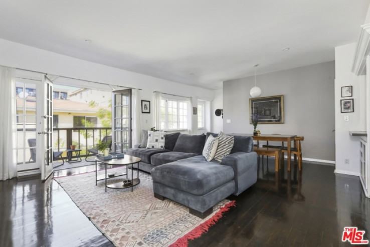 Residential Home in Hollywood