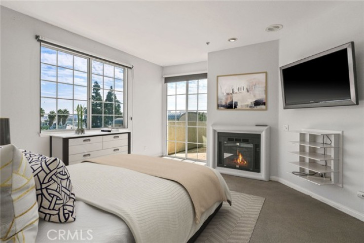 Residential Home in Hollywood