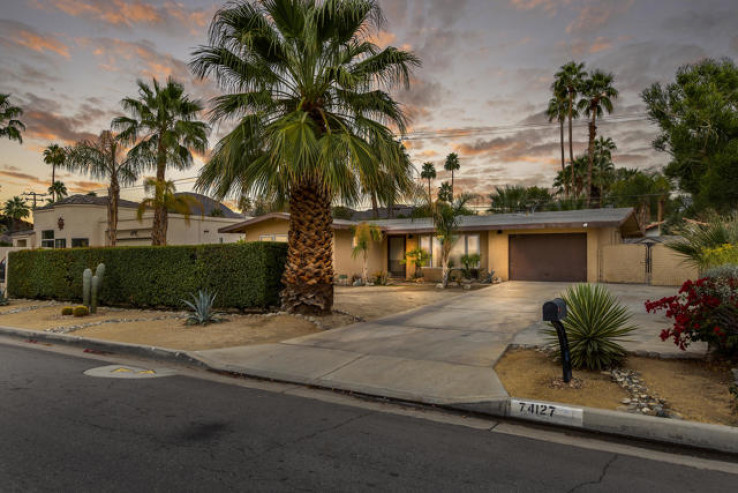 Residential Home in South Palm Desert