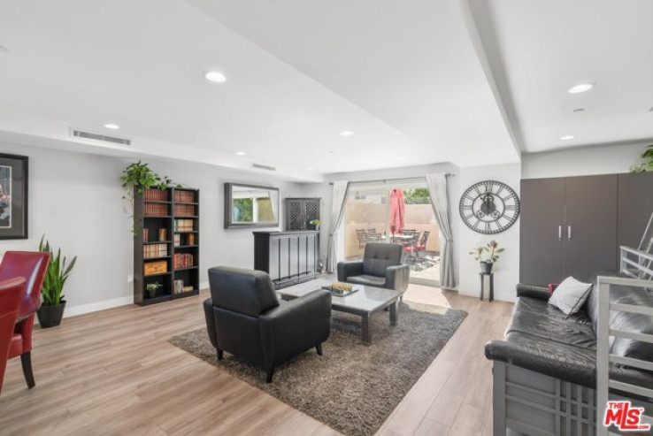Residential Home in Lake Balboa