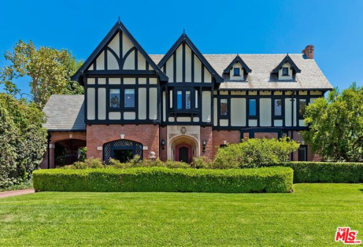 5 Bed Home for Sale in Los Angeles, California