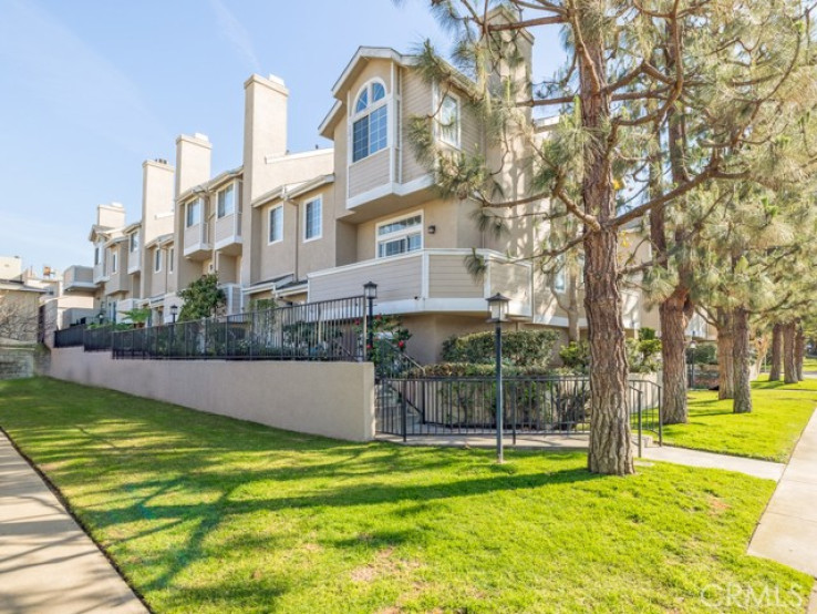 3 Bed Home for Sale in El Segundo, California