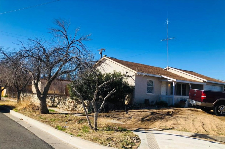 2 Bed Home for Sale in Palmdale, California