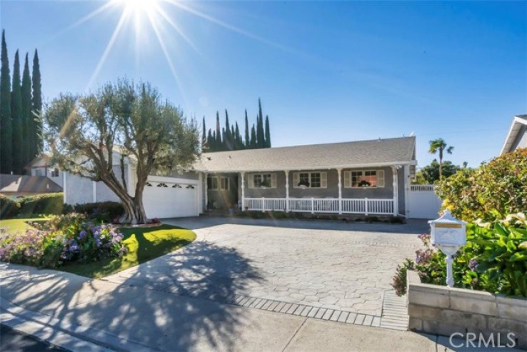 Residential Home in Granada Hills