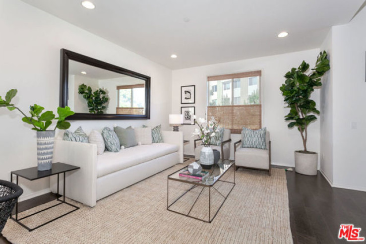 3 Bed Home for Sale in Hawthorne, California