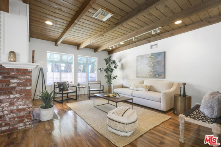 Residential Home in North Hollywood