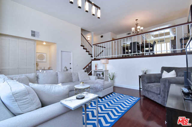Residential Home in Encino
