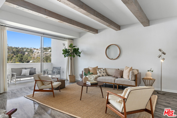 1 Bed Home for Sale in Los Angeles, California