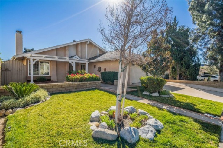 Residential Home in Bouquet Canyon