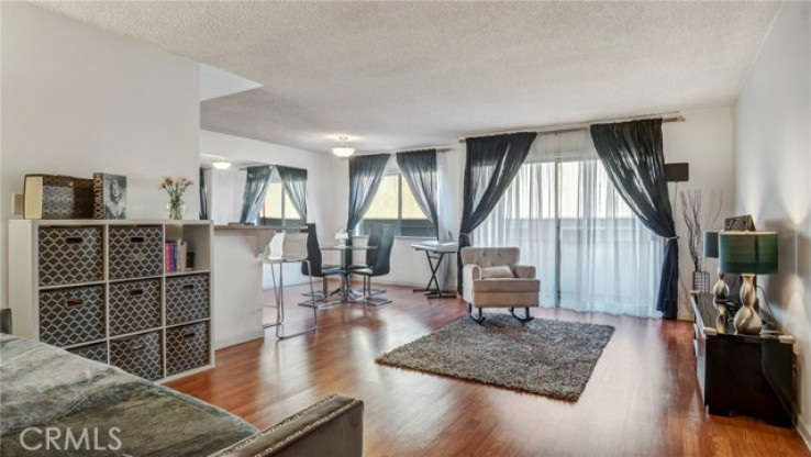 Residential Home in Encino